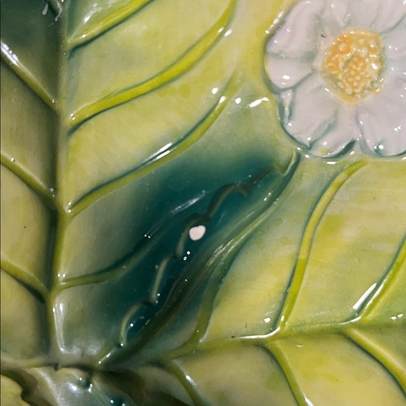 Leaf-Shaped Ceramic Platter with Floral Accents - Picture 3 of 3